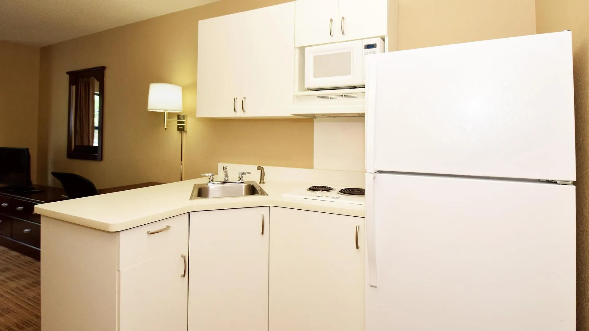 Extended Stay America Suites - Los Angeles - Lax Airport